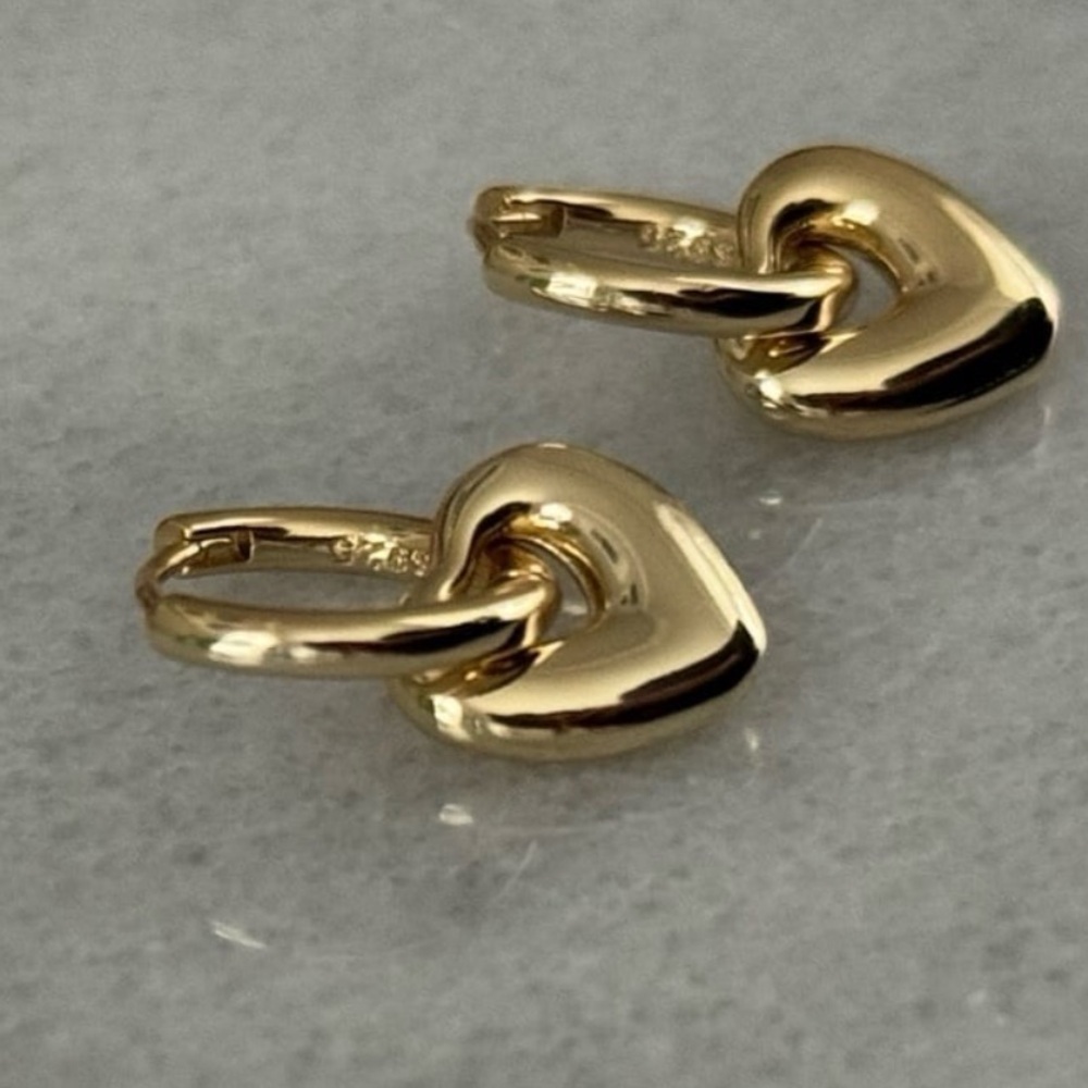 Gold Bubble Heart Charm Dangle Huggie Hoop Earrings
Brand New - Picture 5 of 5